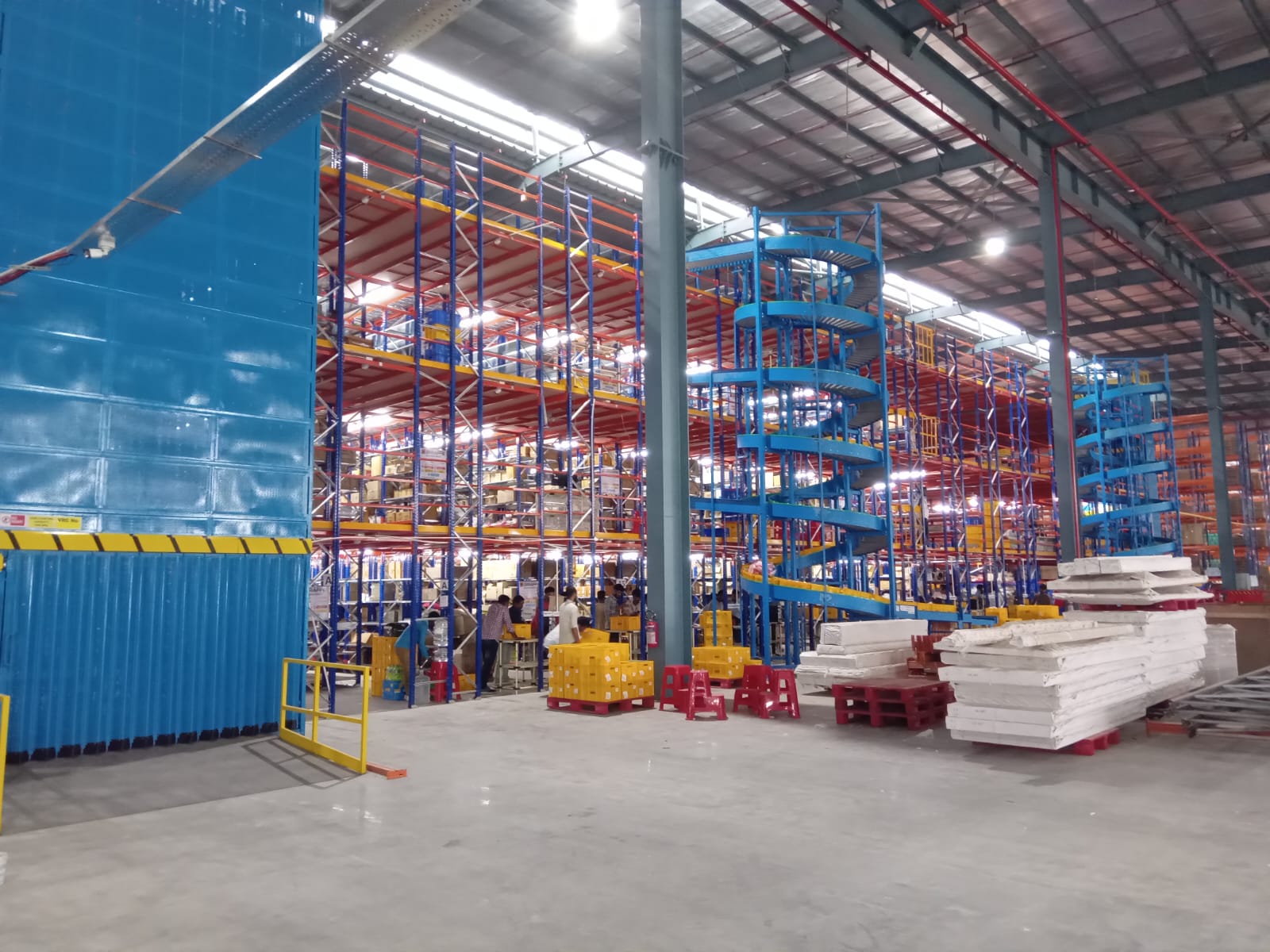Efficient Multi-Tier Racks | Giraffe Storage Solutions